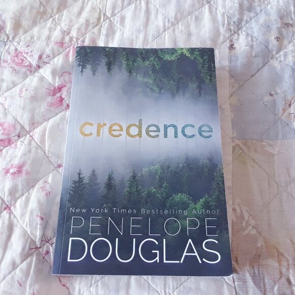 Credence / Penelope Douglas - Picture 1 of 4